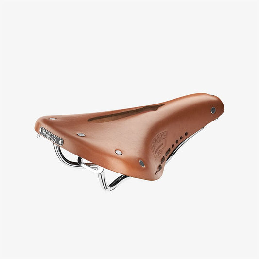 B17 CARVED SHORT SADDLE
