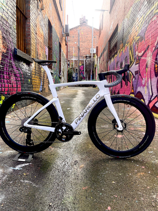 26 DOGMA F  Crystal White  SHIMANO Dura Ace