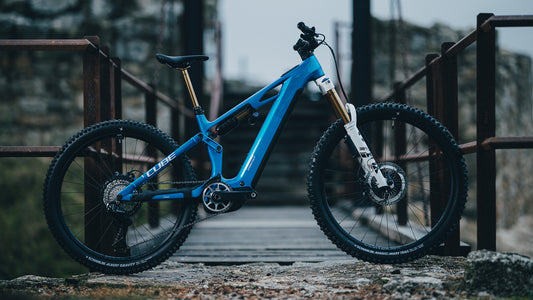 26 Cube Stereo Hybrid ONE77 HPC AT 800 Electric